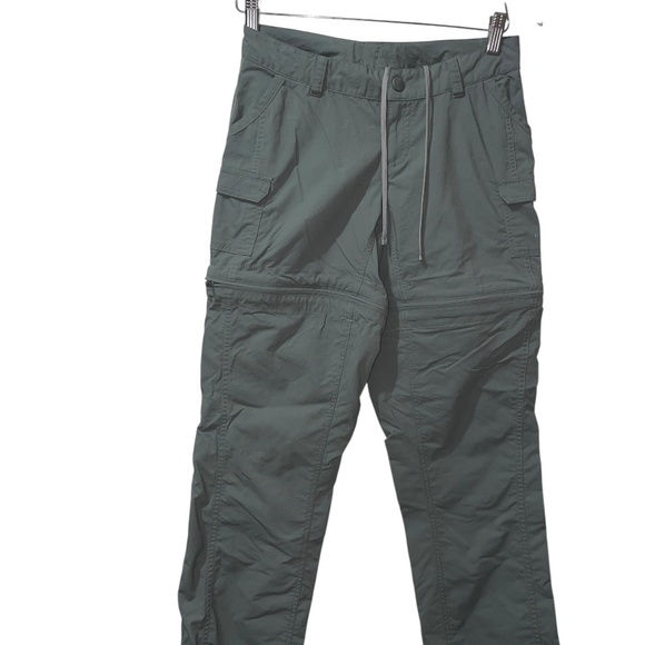 The North Face Women's Hiking Cargo Convertible Gray Nylon Zip Off Pants Sz 0 - Picture 1 of 10